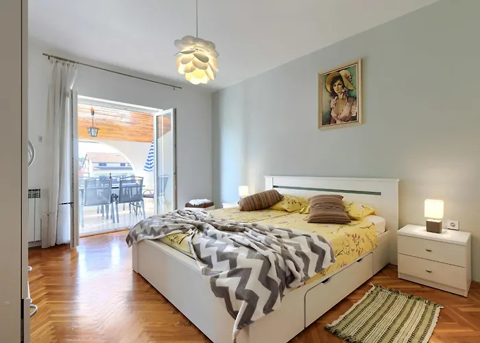 Lejlighed Ivanka By Interhome *